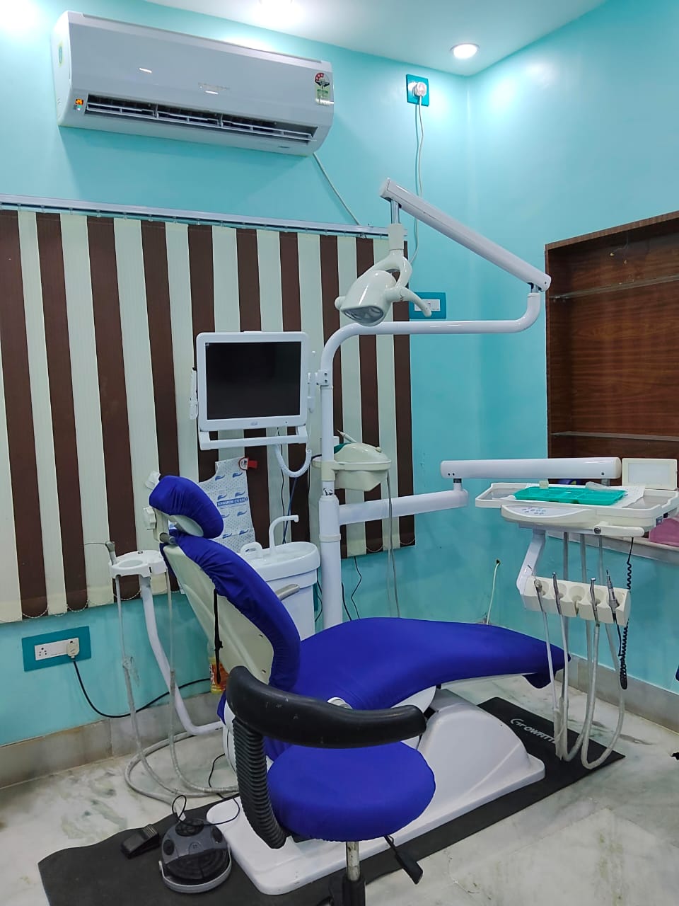Best Dental Clinic in Lake Town